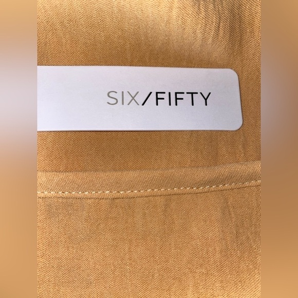 Six Fifty Do The Twist Blouse Medium Career Business Office Work NWT Lightweight - Picture 4 of 6